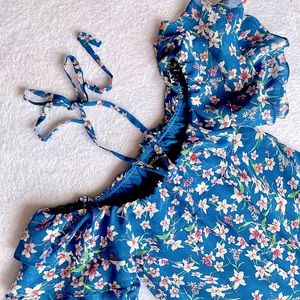 **NWOT** ROZ & ALI, (Size S) Blue Floral Dress W/OTS Sleeves & Halter Tie